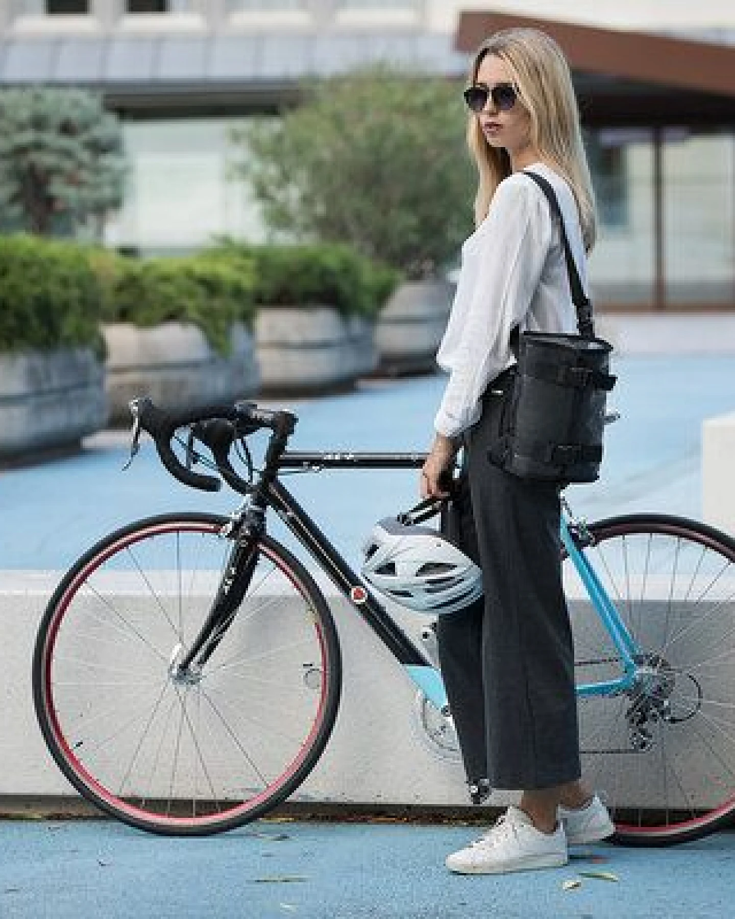 Smateria IKI vegane handgefertigte Fahrradtasche recycelt- Satteltasche/ Umhängetasche – Ansicht 3