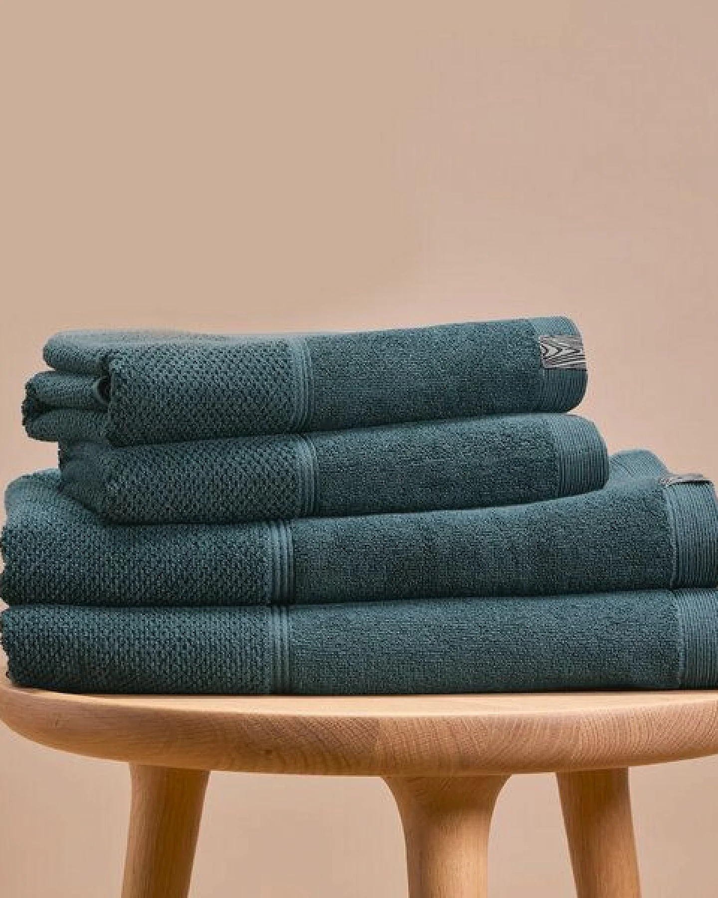 Kushel Towels Klimapositives Gästehandtuch aus Biobaumwolle & TENCEL Modal – Ansicht 2