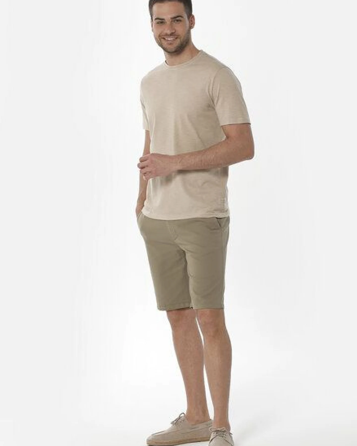 ORGANICATION Chino-Shorts aus Bio-Baumwolle – Ansicht 2