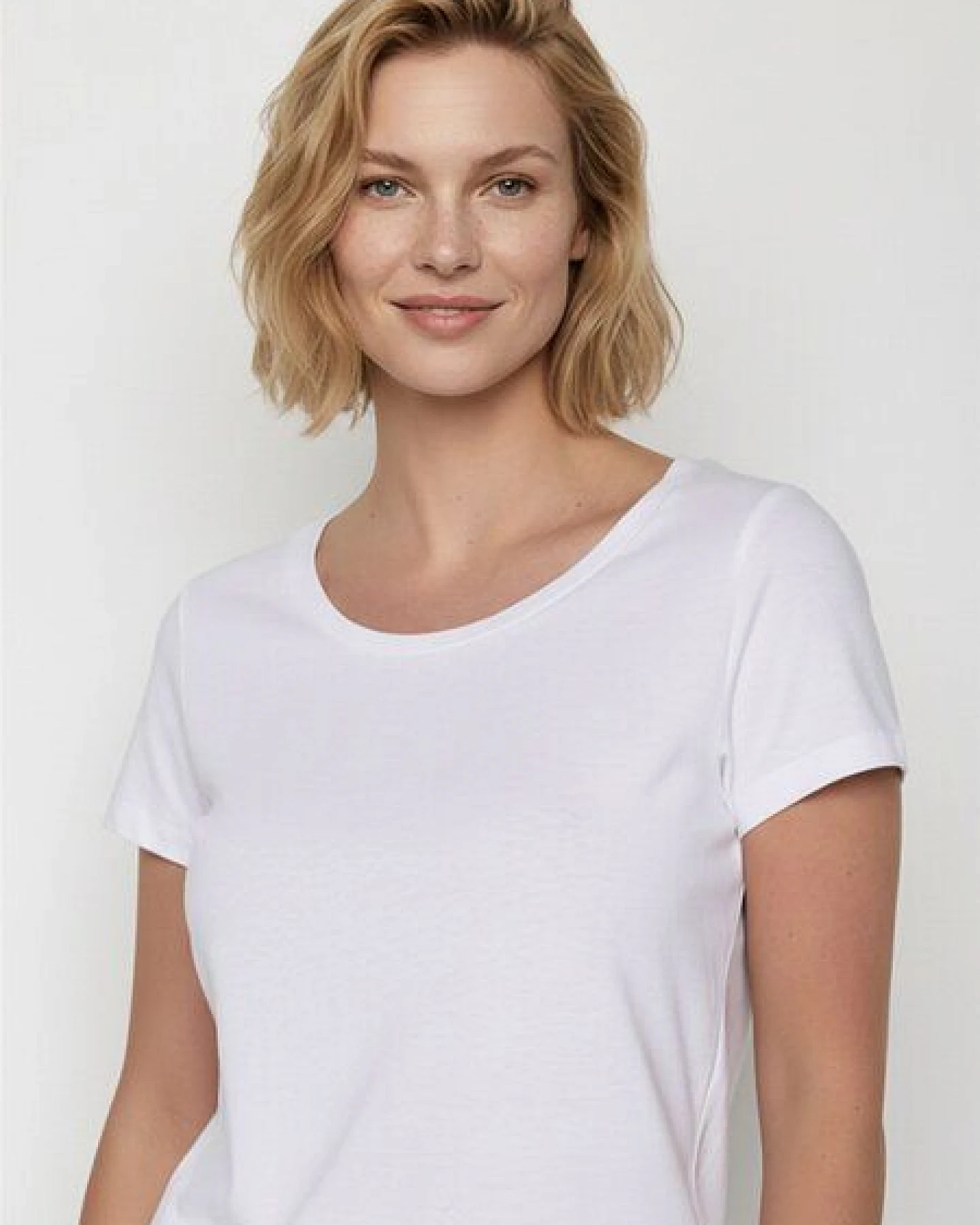 GREENBOMB Basic Loves - Sportliches T-Shirt aus Bio-Baumwolle / GOTS / Fair & Vegan – Ansicht 2
