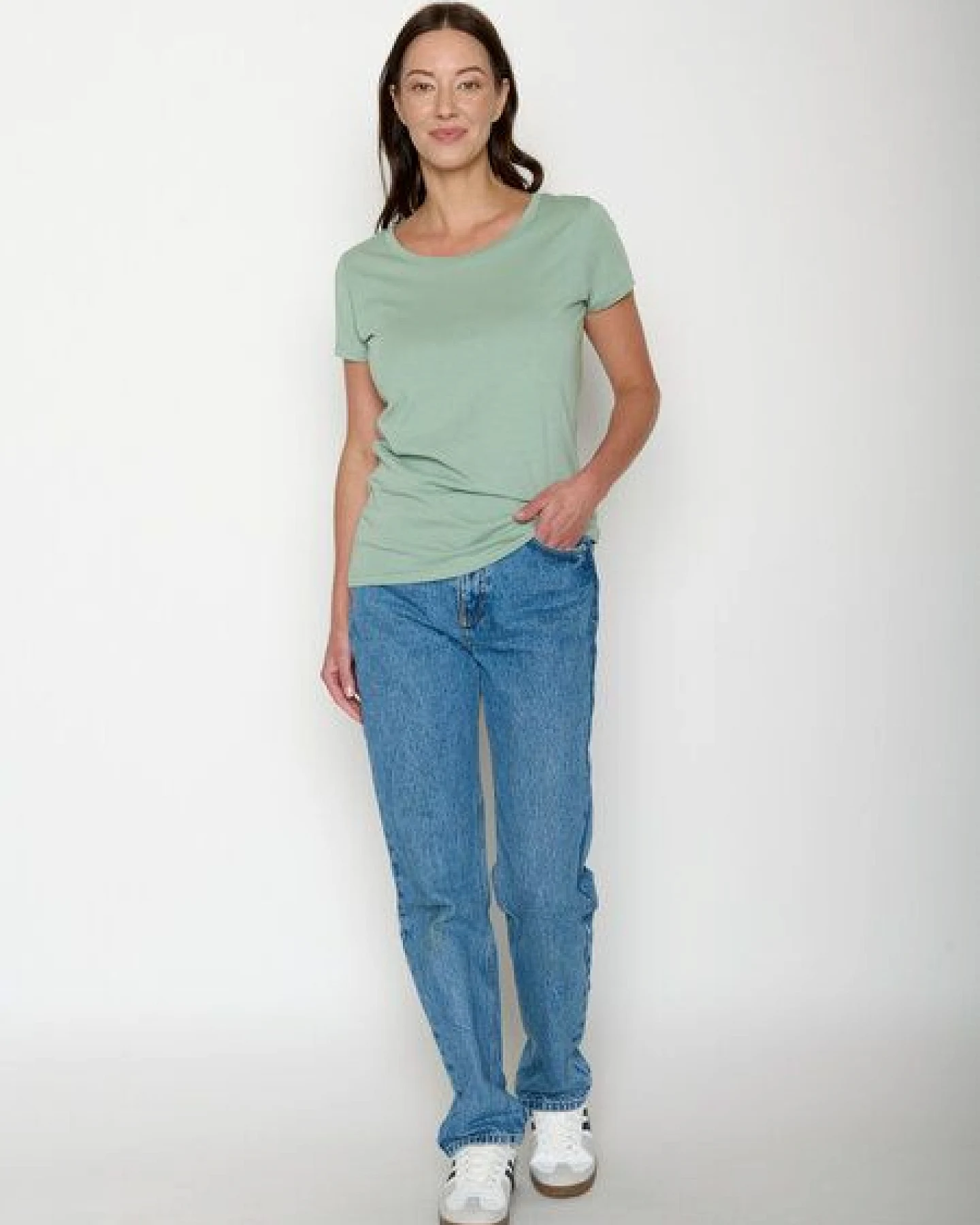 GREENBOMB Basic Loves - Sportliches T-Shirt aus Bio-Baumwolle / GOTS / Fair & Vegan – Ansicht 3