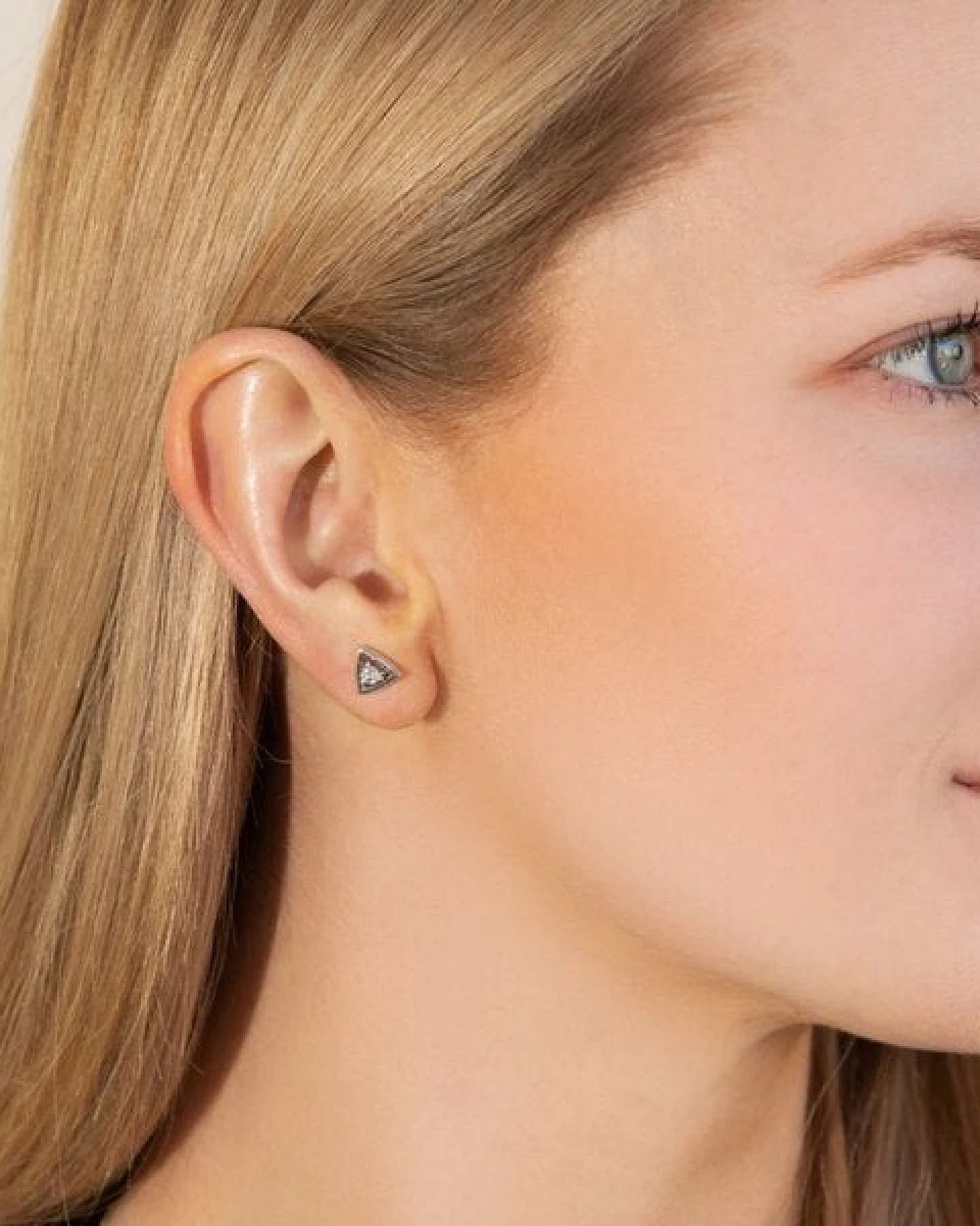 Eppi Dreieckige Ohrstecker 2in1 mit Lab Grown Diamanten Macie – Ansicht 2
