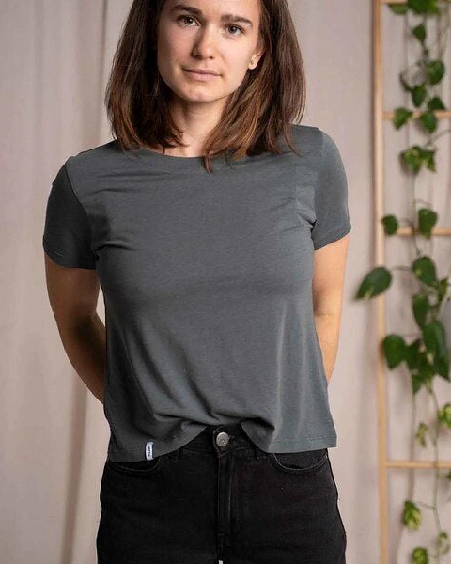 Vresh Clothing Veli - Crop T-Shirt mit TENCEL (TM) Lyocell – Ansicht 4