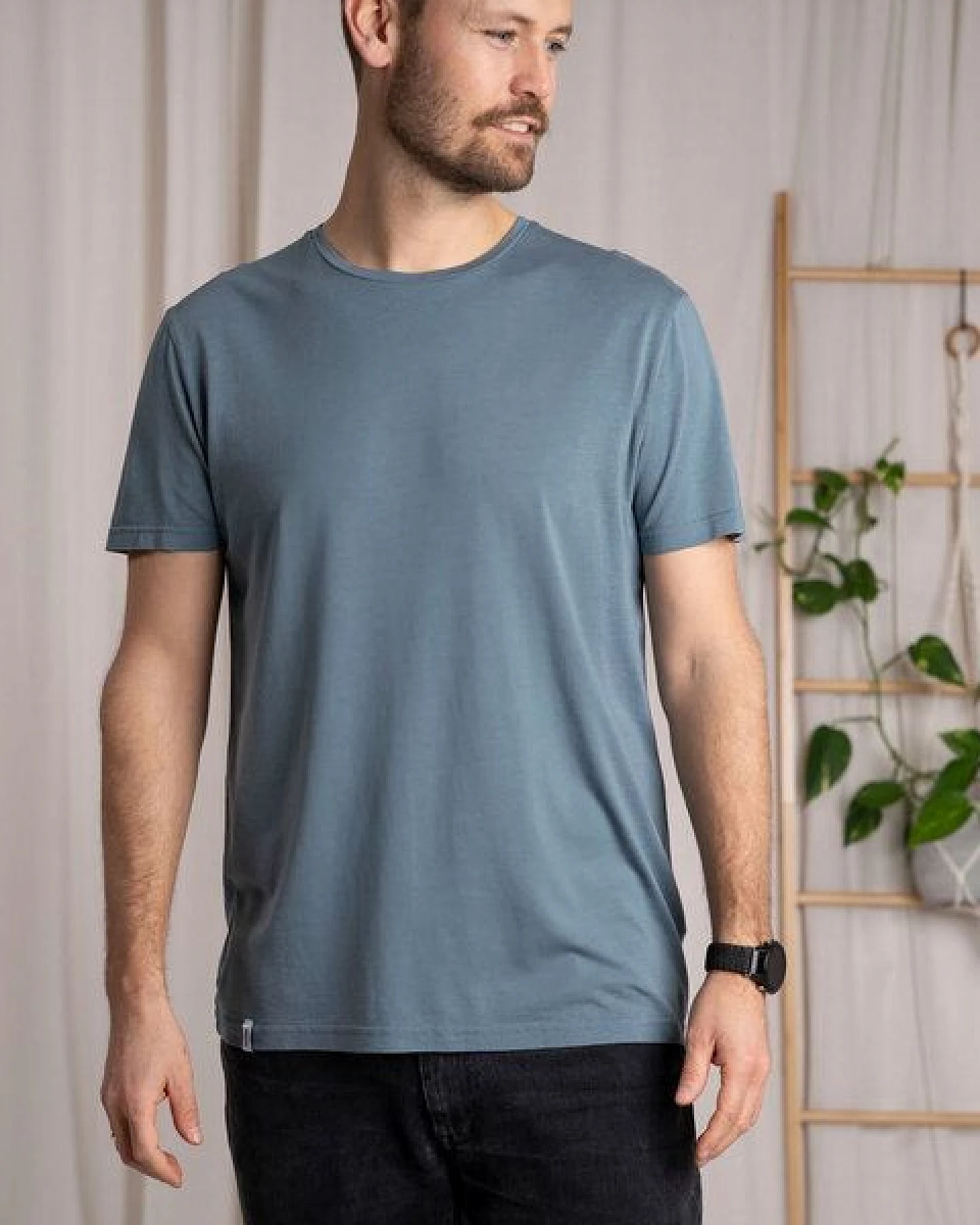 Vresh Clothing Ravi - Regular Fit T-Shirt mit TENCEL (TM) Lyocell – Ansicht 3