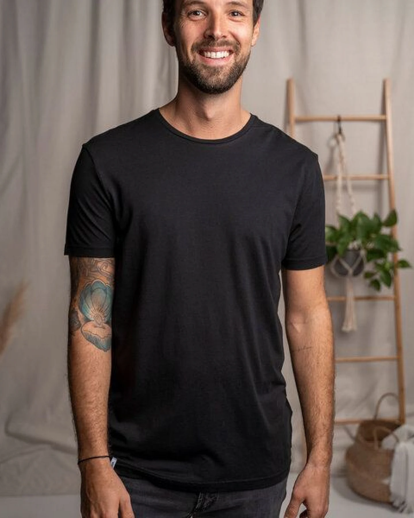 Vresh Clothing Ravi - Regular Fit T-Shirt mit TENCEL (TM) Lyocell – Ansicht 3