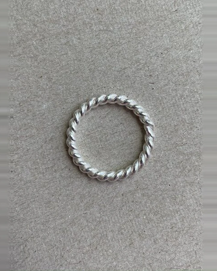 noemvri fashion label Swirl Ring