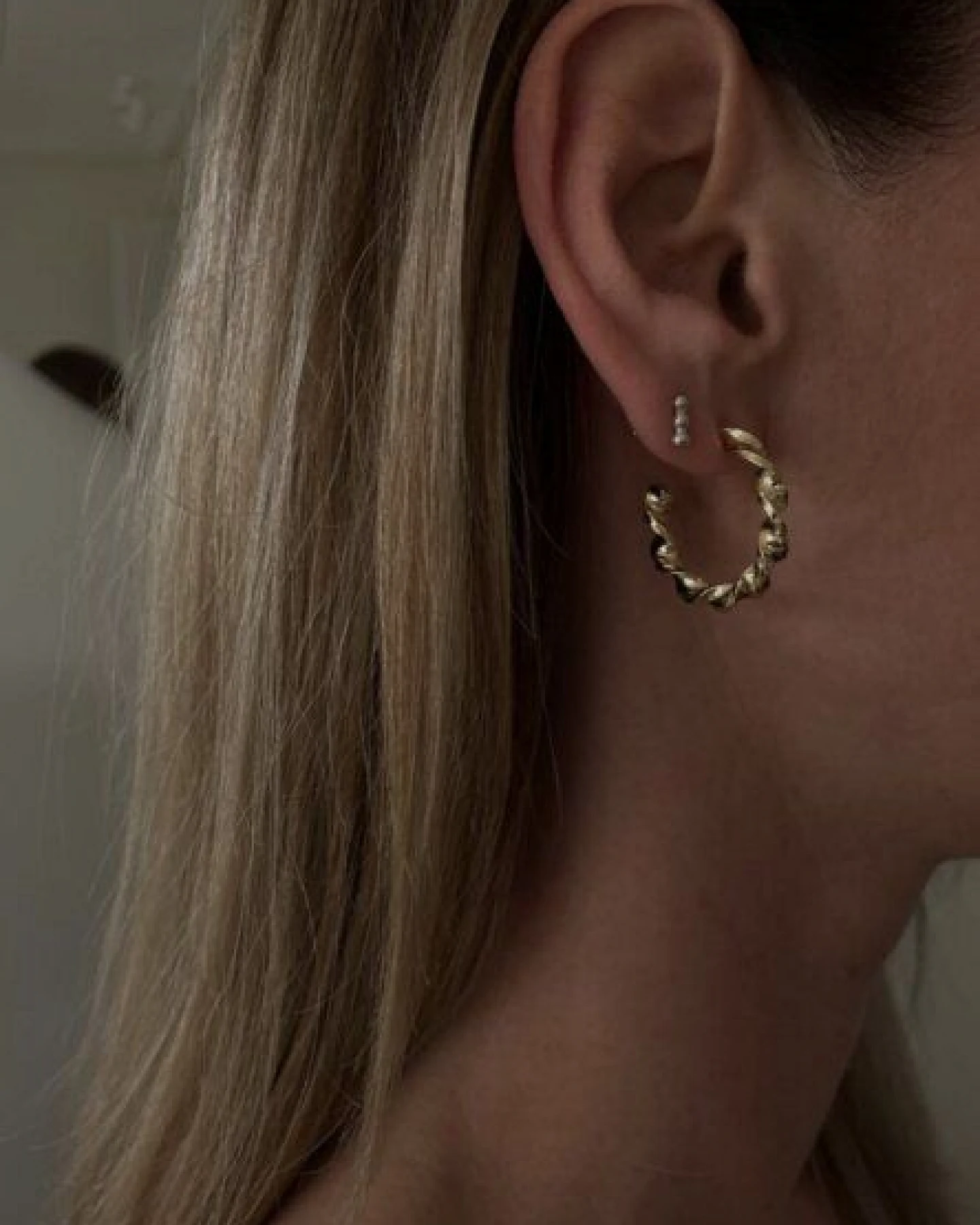 noemvri fashion label gedrehte hoops – Ansicht 2