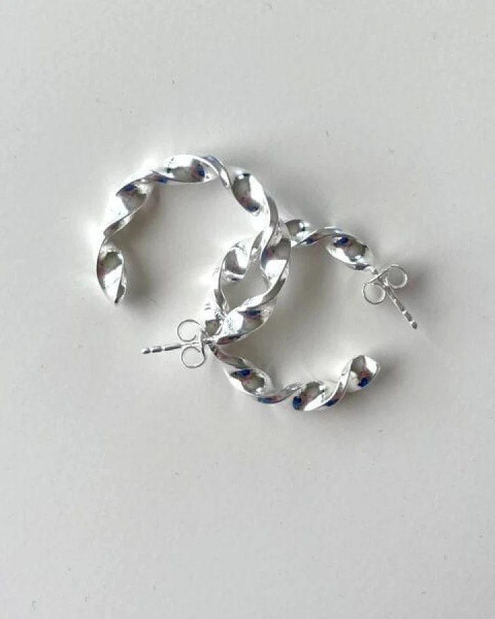 noemvri fashion label gedrehte hoops