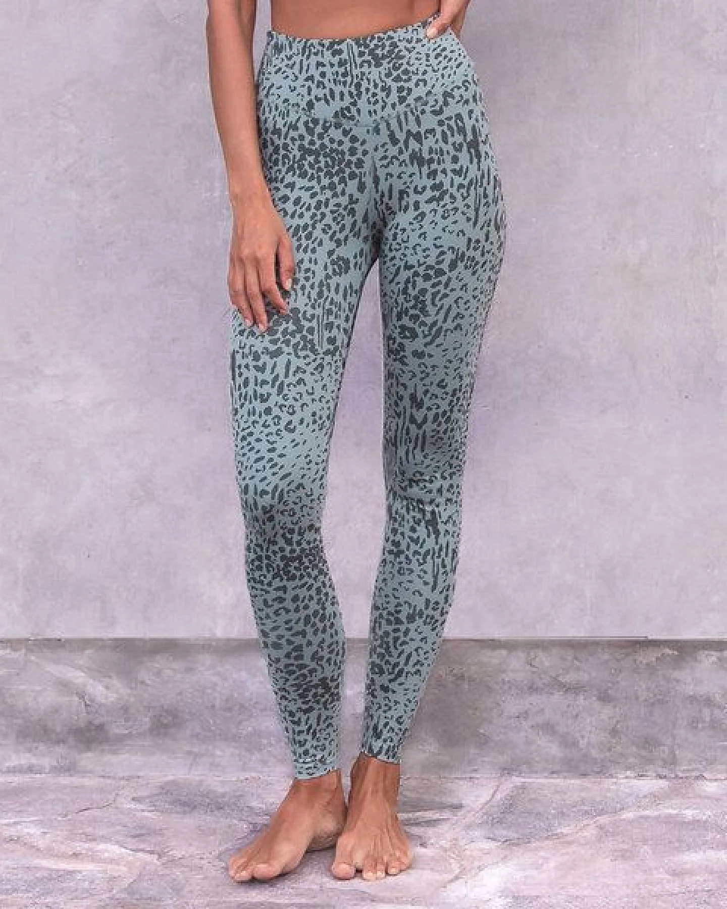 Jaya SUSAN ANIMAL - High-Rise Leggings mit Allover-Animal-Print – Ansicht 3