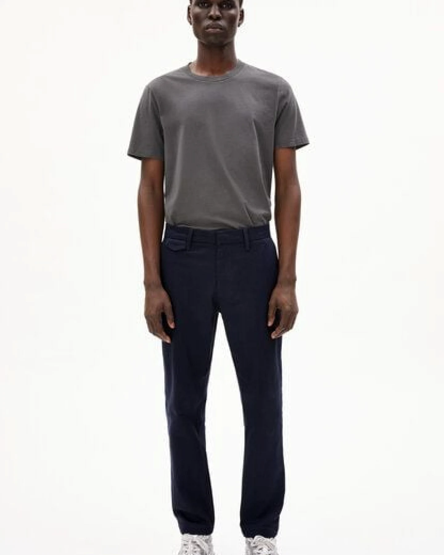 ARMEDANGELS ALVAARO PREMIUM - Herren Chino Hose aus Bio-Baumwoll Mix – Ansicht 4