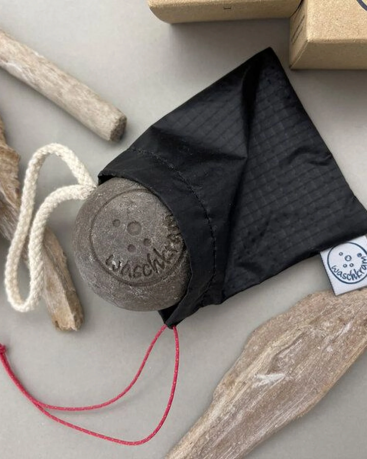 Waschkram Täschchen aus Fallschirmtuch - Unikate – Ansicht 3