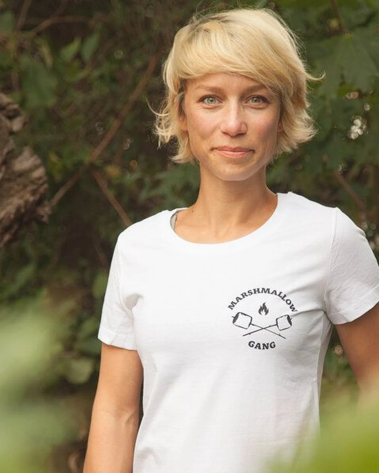 Marshmallow Gang - Brust Motiv - päfjes Fair Wear Frauen T-Shirt - White – Ansicht 3