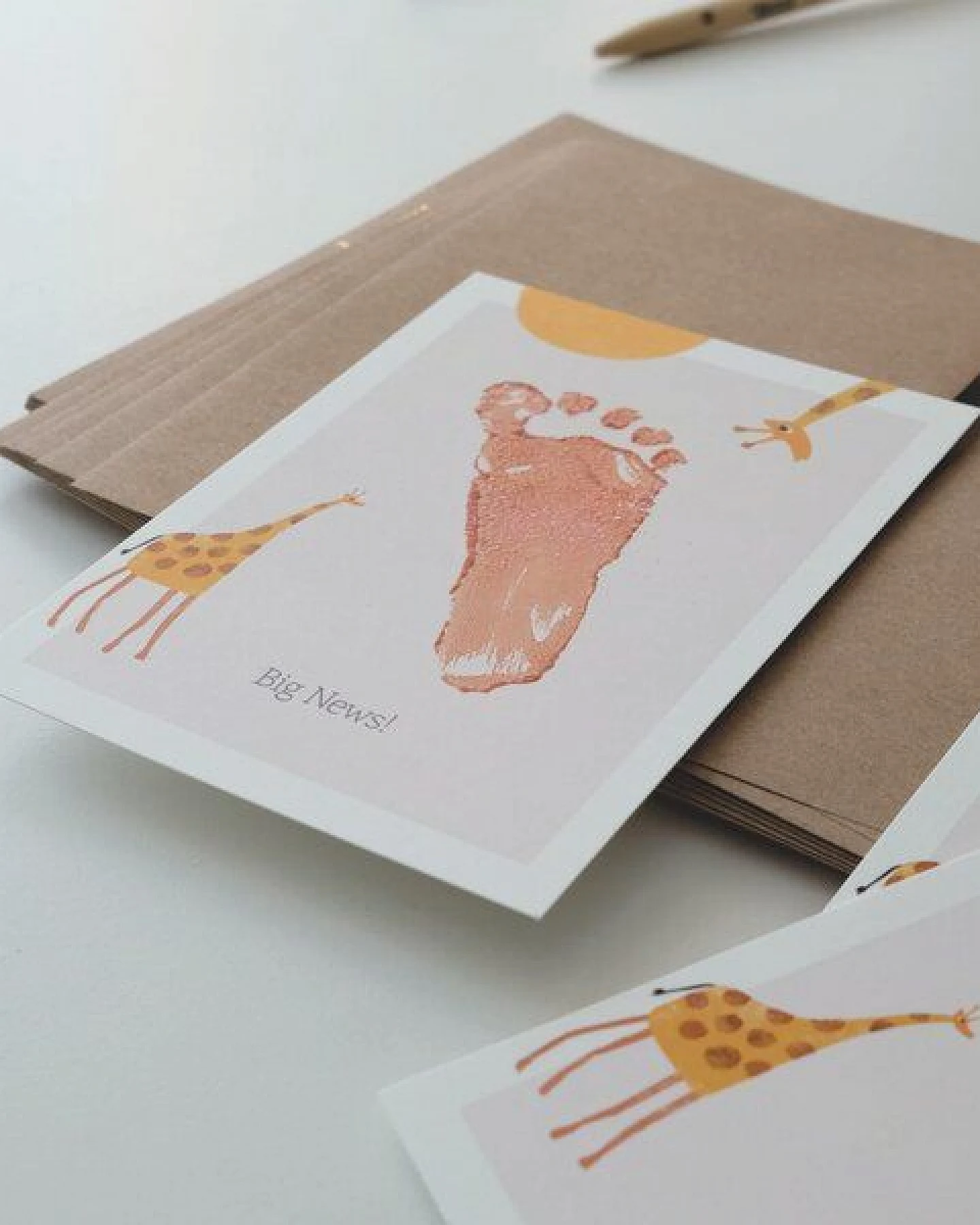 KINDACUTE 20x Big News Postkarte – Ansicht 2