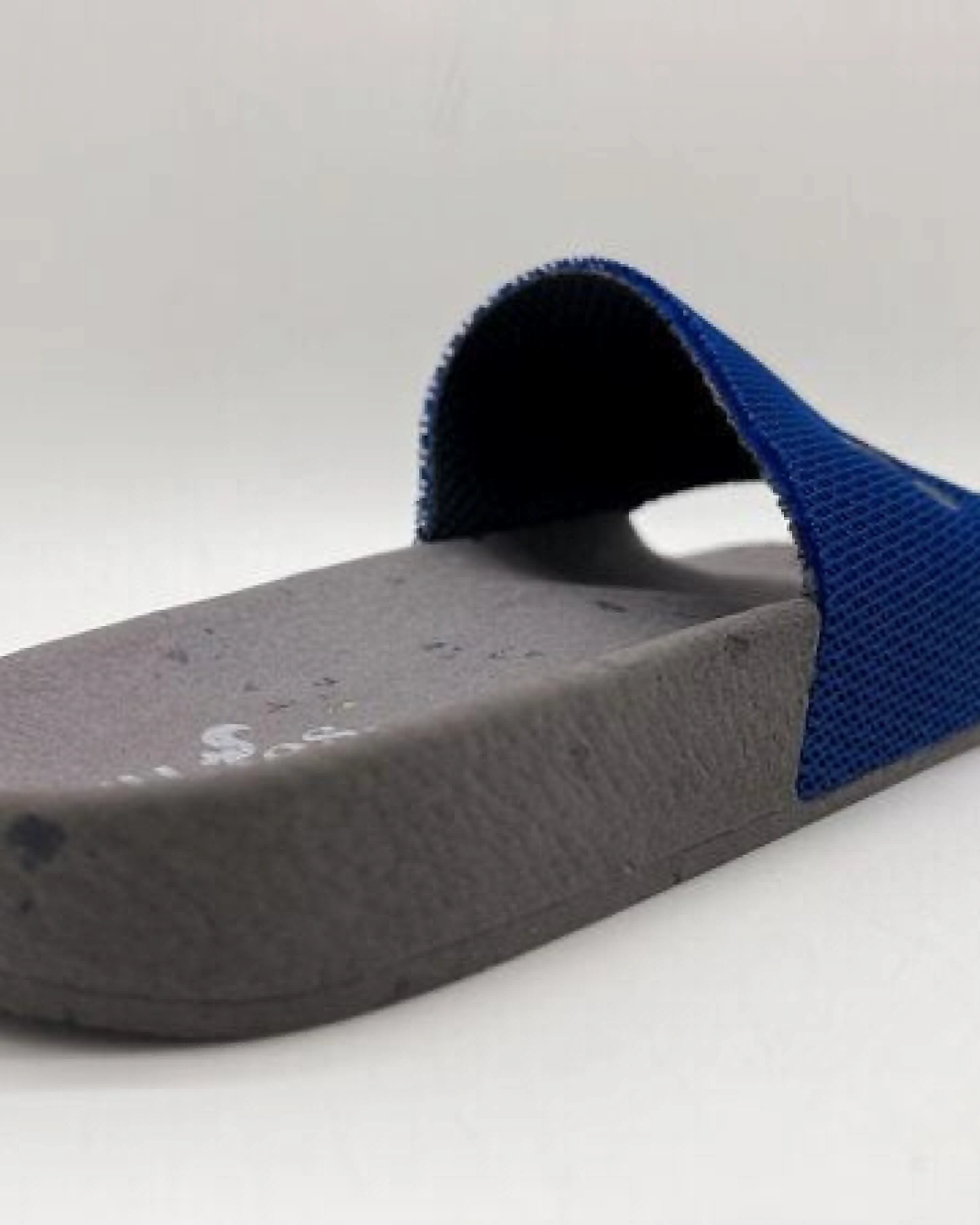 thies Veganer Eco Beach Slide aus recycelten PET Flaschen und recyceltem Gummi MEN – Ansicht 3