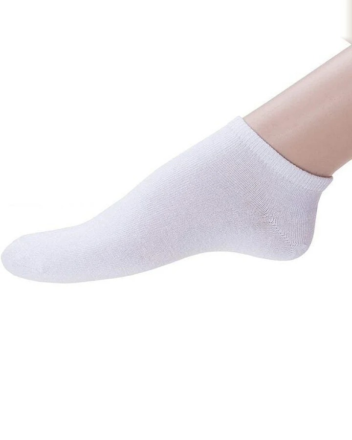 flat design by Mareike Kriesten 12 Paar Sneaker Socken für Damen aus Bio-Baumwolle, weiß, fair hergestellt