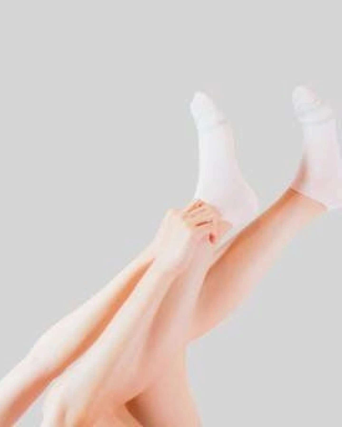 flat design by Mareike Kriesten 12 Paar Sneaker Socken für Damen aus Bio-Baumwolle, weiß, fair hergestellt – Ansicht 3