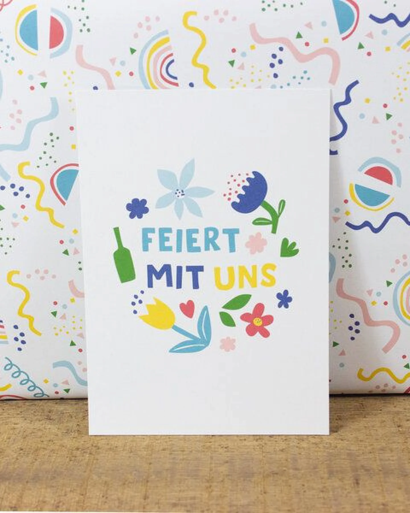 Bow & Hummingbird Postkarte Feiert mit uns – Ansicht 2