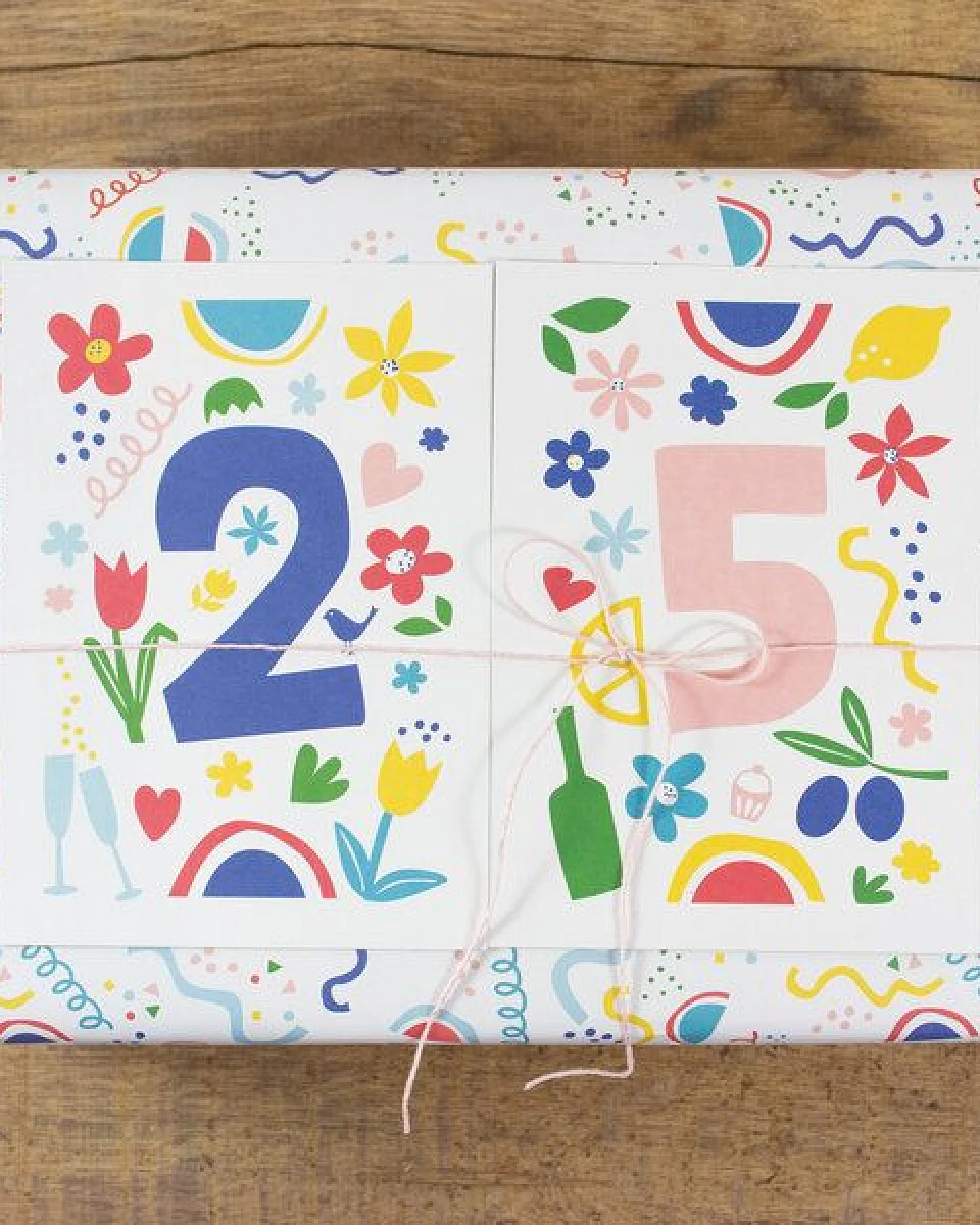 Bow & Hummingbird Postkarte Two/Zwei – Ansicht 2