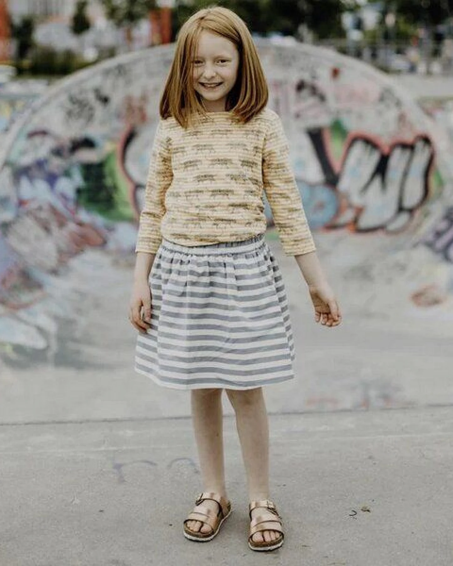 sense-organics EVIE glockiger Mädchenrock aus getreiftem Twill von Sense Organics – Ansicht 2