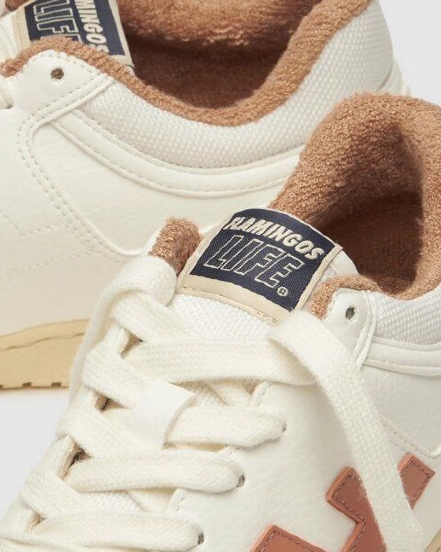 Flamingos' Life Retro 90er Damen und Herren Sneaker *100% Vegan – Ansicht 2