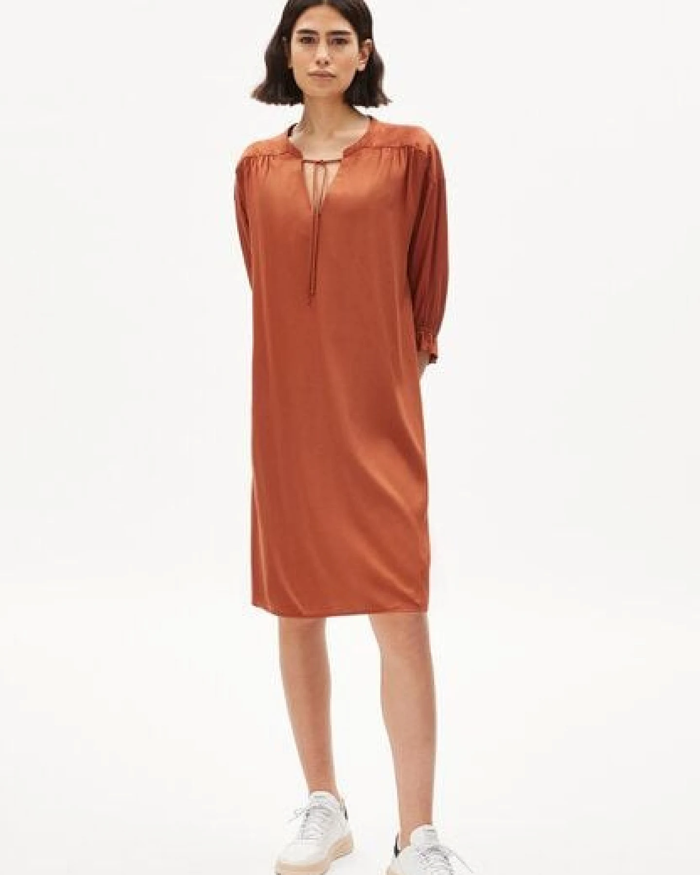 ARMEDANGELS MAAREN - Damen Webkleid Oversized Fit aus LENZING ECOVERO Mix – Ansicht 4