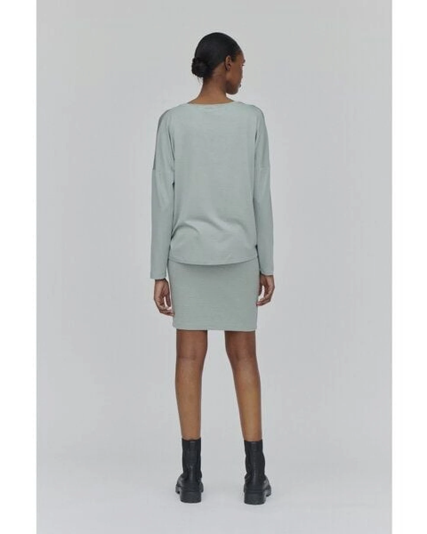 Basic Apparel Langarmshirt V-Neck JOLINE aus Tencel (Lyocell) – Ansicht 4