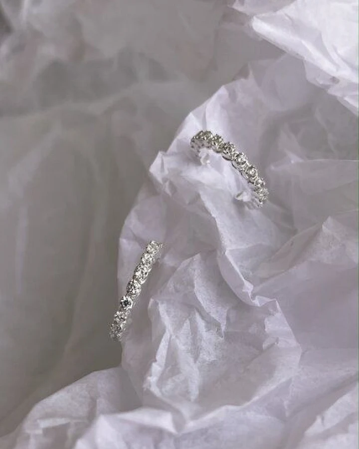 noemvri fashion label Creolen mit Zirkoniasteinen silber