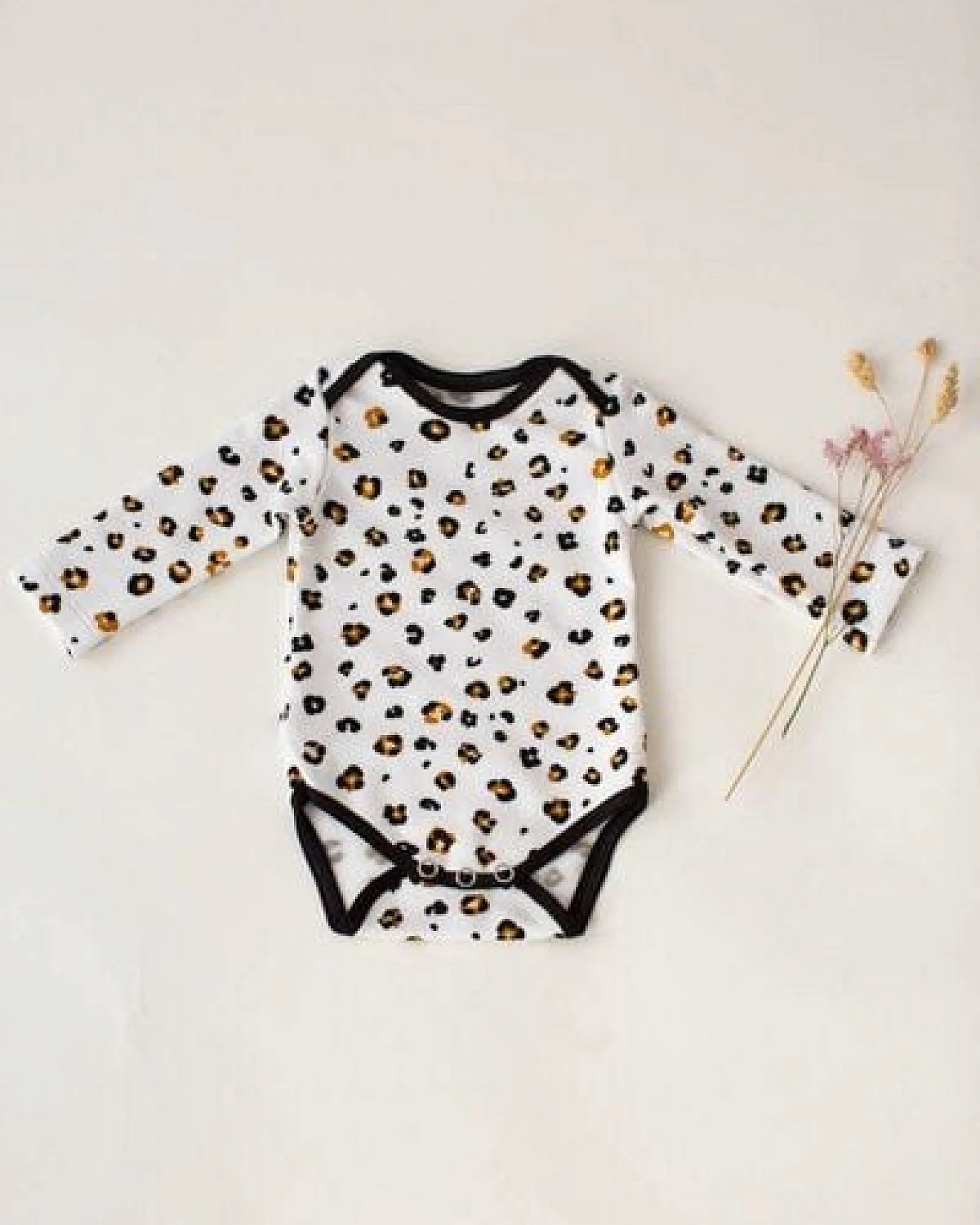 Langarm Baby Body *Leopard weiß* Bio Baumwolle – Ansicht 3