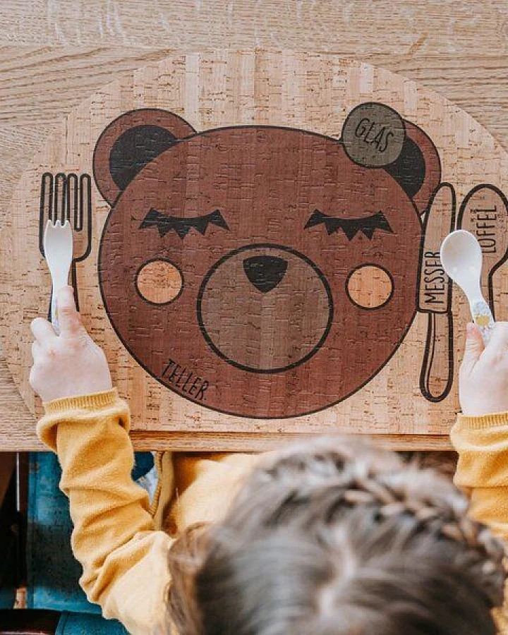 Clarissakork Kinder Tischset Enjoying Bear