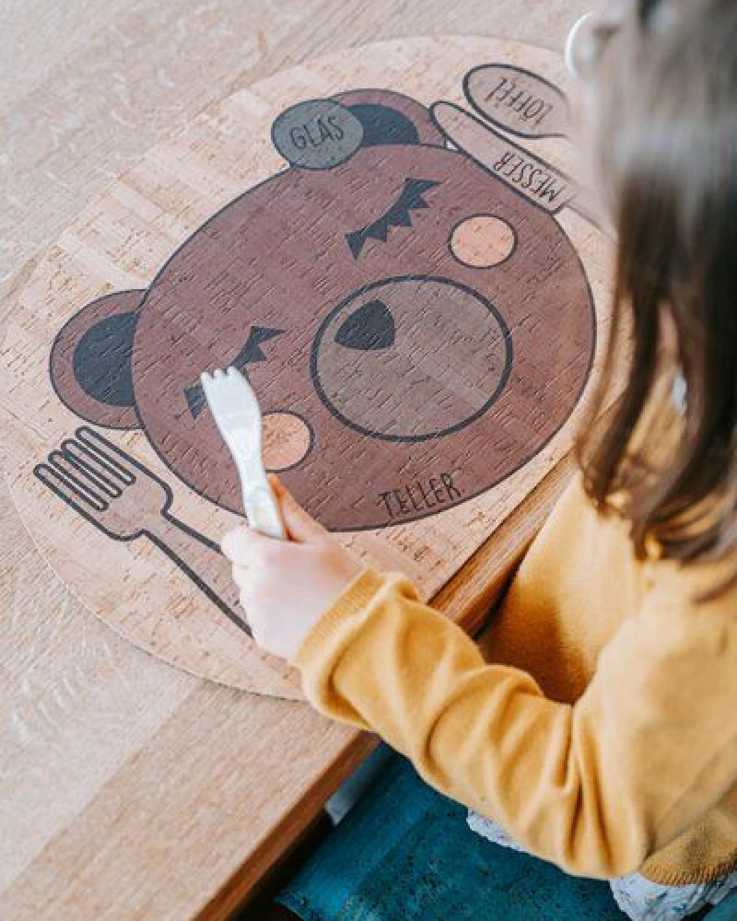 Clarissakork Kinder Tischset Enjoying Bear – Ansicht 2