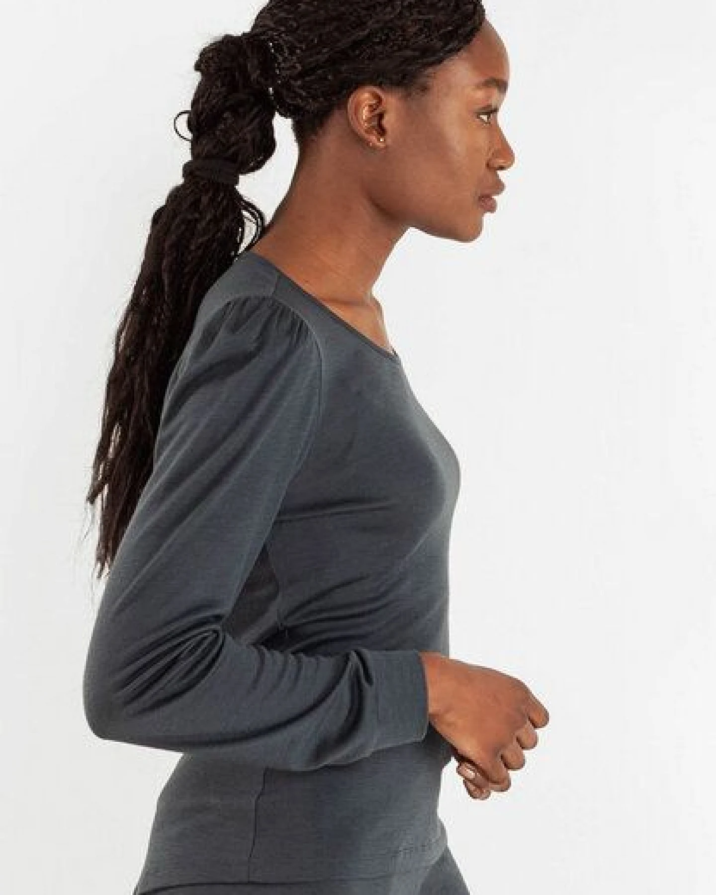 Alma & Lovis Bluse mit Ärmelraffung aus Tencel und Wolle – Ansicht 2