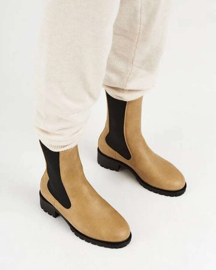 NINE TO FIVE #saxa - hoher Chelsea Boot aus veganer Microfaser mit recycelter Profilsohle