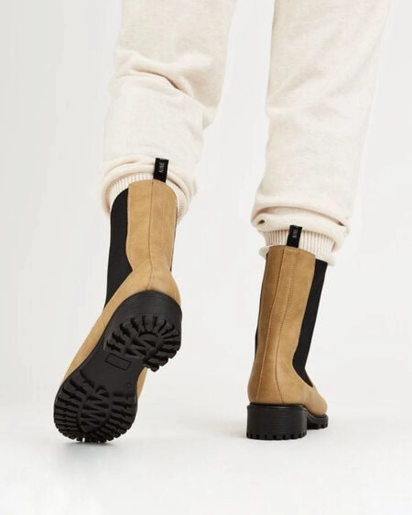 NINE TO FIVE #saxa - hoher Chelsea Boot aus veganer Microfaser mit recycelter Profilsohle – Ansicht 3