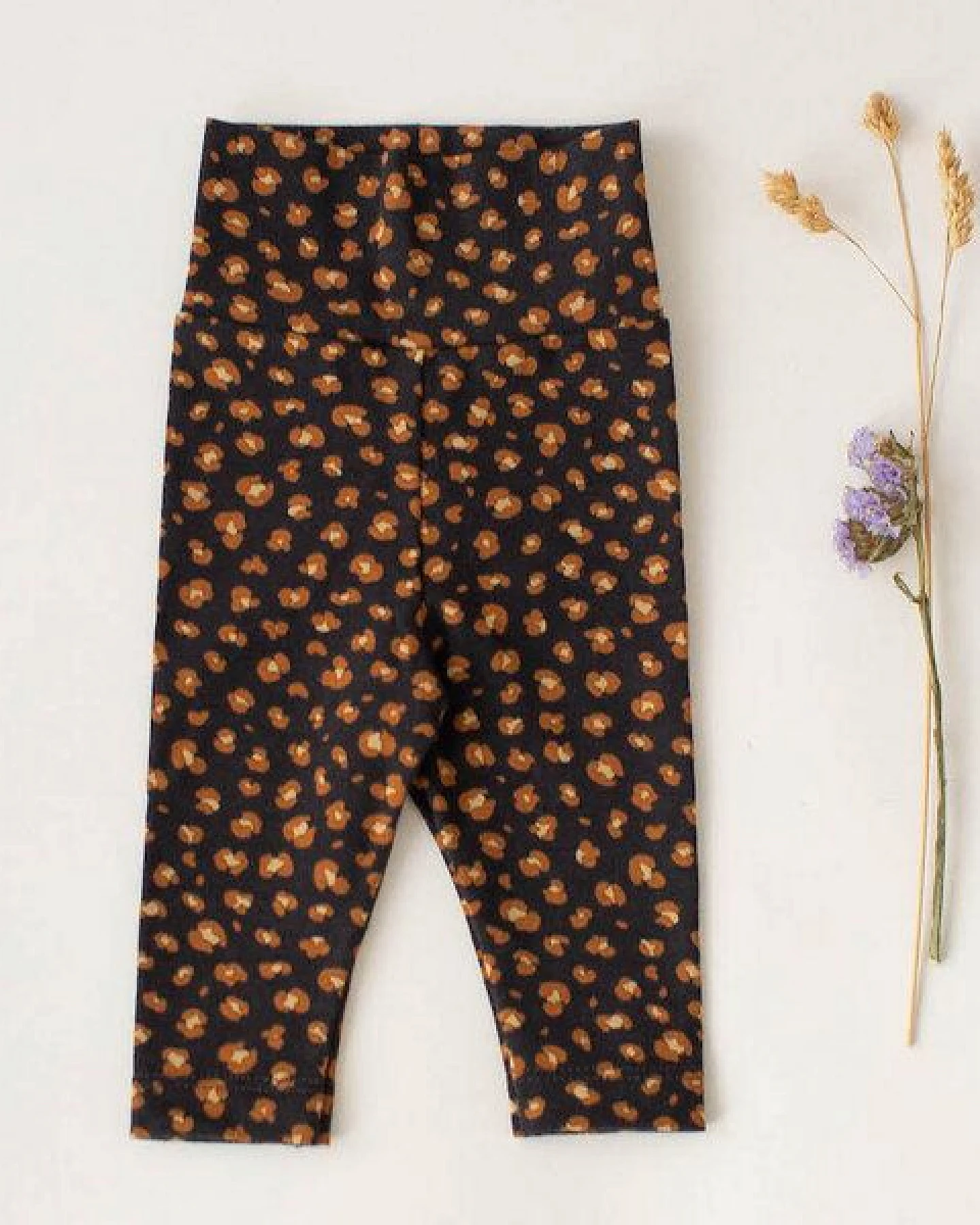 Baby Leggings *Leopard schwarz* Bio Baumwolle – Ansicht 3