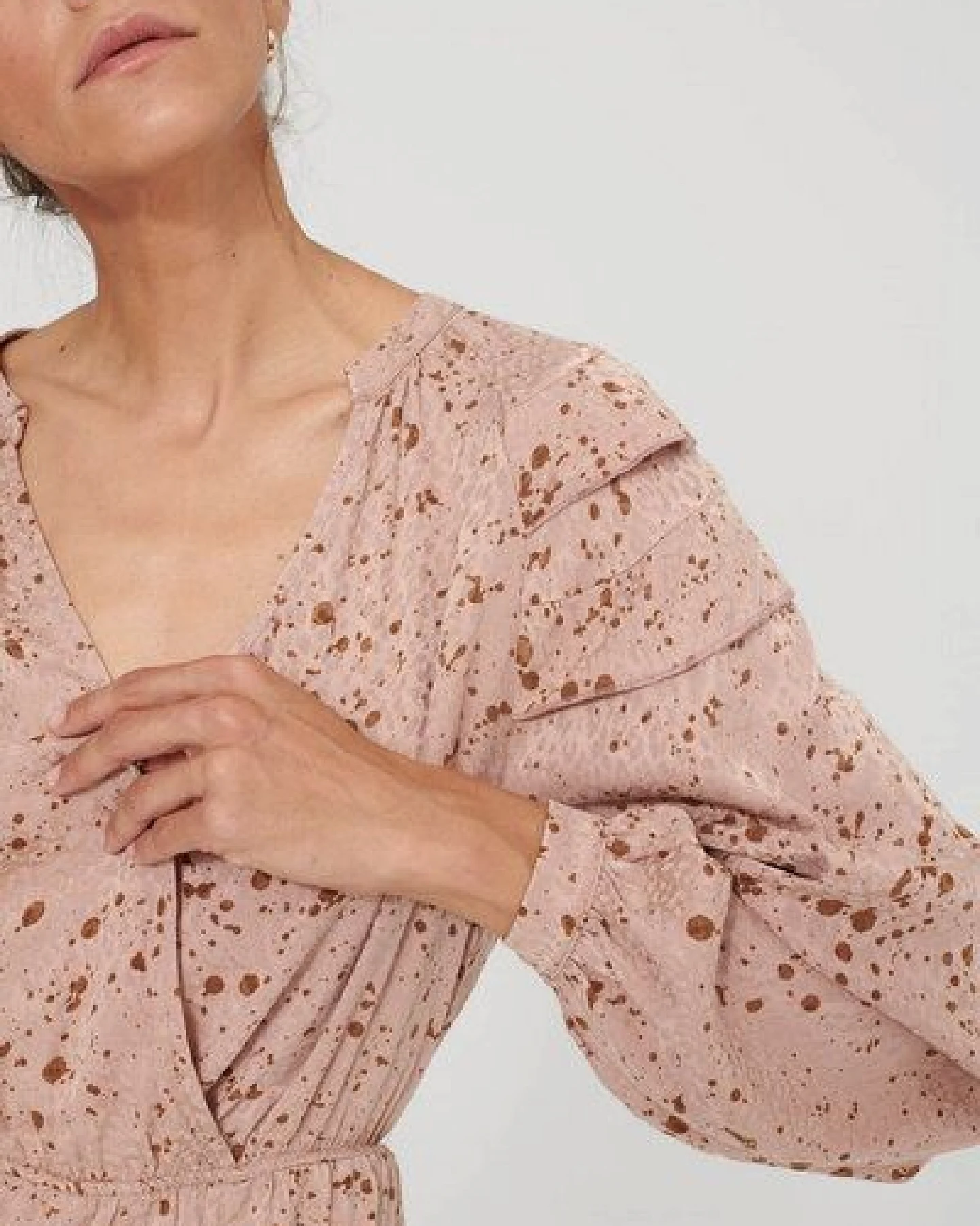 Lovjoi Bluse MARILIN aus CUPRO & VISKOSE Ecovero – Ansicht 4