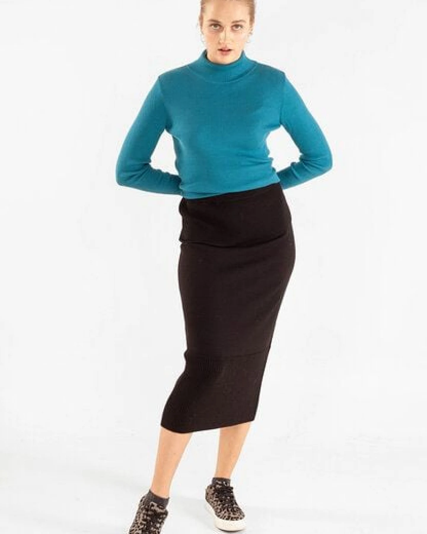 Alma & Lovis Rollkragen-Pullover aus Bio-Baumwolle – Ansicht 4