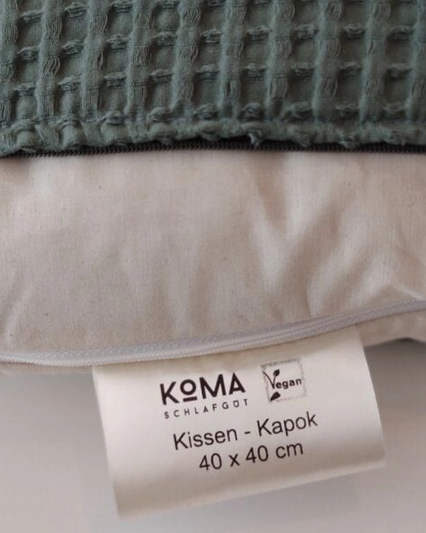 KOMA Schlafgut Kapok Bio Kissen / Füllkissen – Ansicht 2