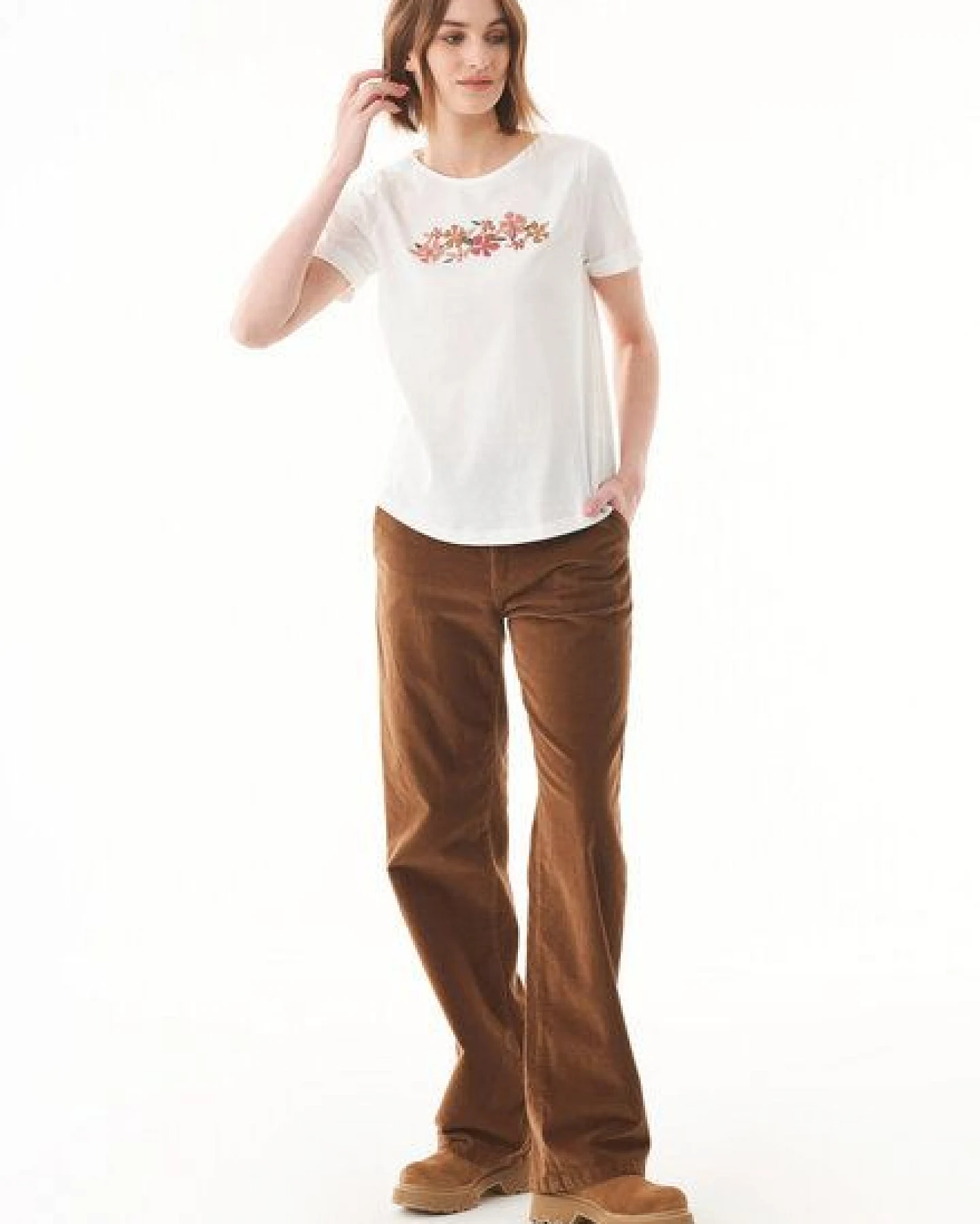 ORGANICATION T-Shirt aus Bio-Baumwolle mit Blumen-Stickerei – Ansicht 2