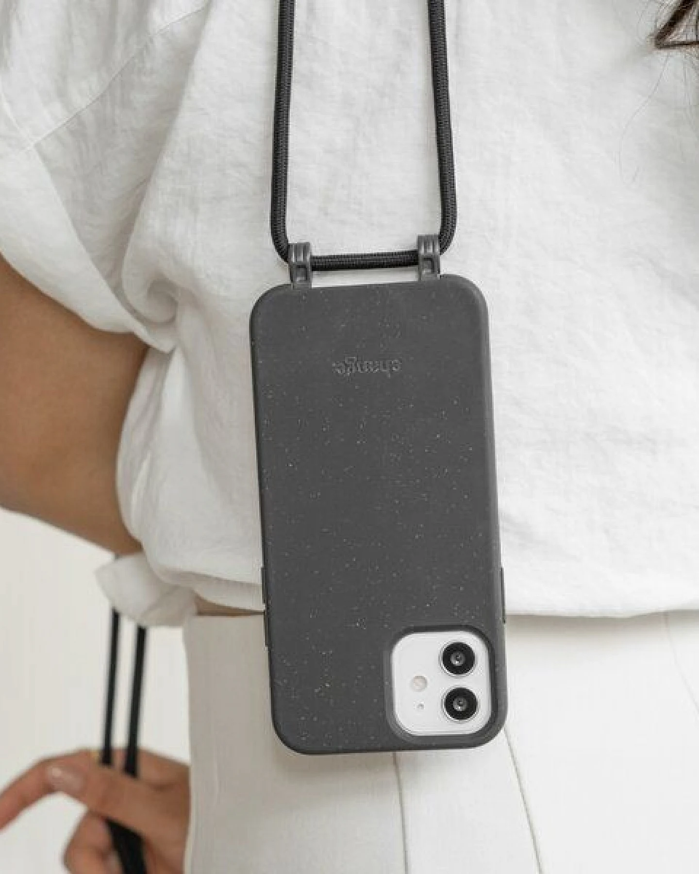 change the label Change Case - 2in1 Nachhaltige Handyhülle, iPhone Hülle mit abnehmbarer Kette – Ansicht 3