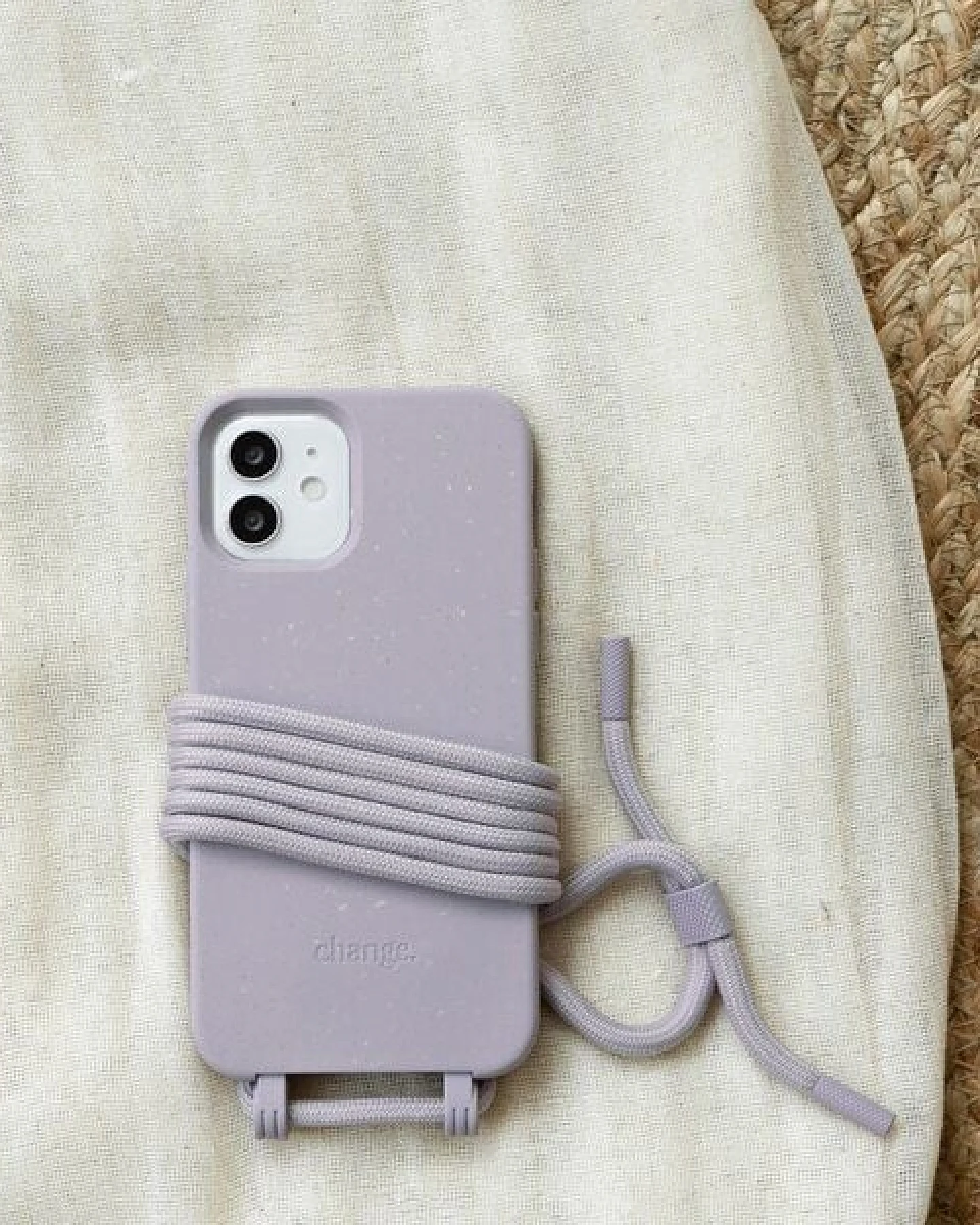 change the label Change Case - 2in1 Nachhaltige Handyhülle, iPhone Hülle mit abnehmbarer Kette – Ansicht 4