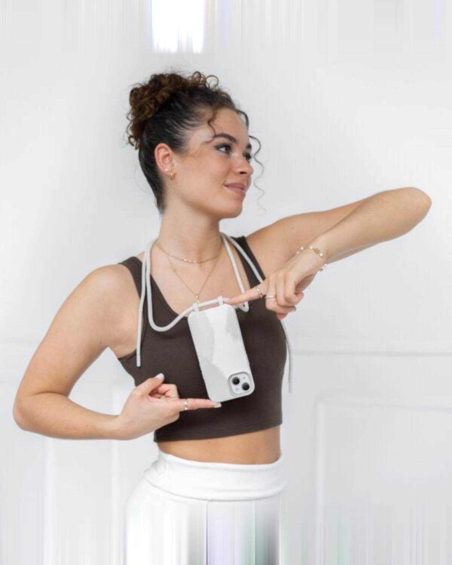 change the label Change Case - 2in1 Nachhaltige Handyhülle, iPhone Hülle mit abnehmbarer Kette – Ansicht 4