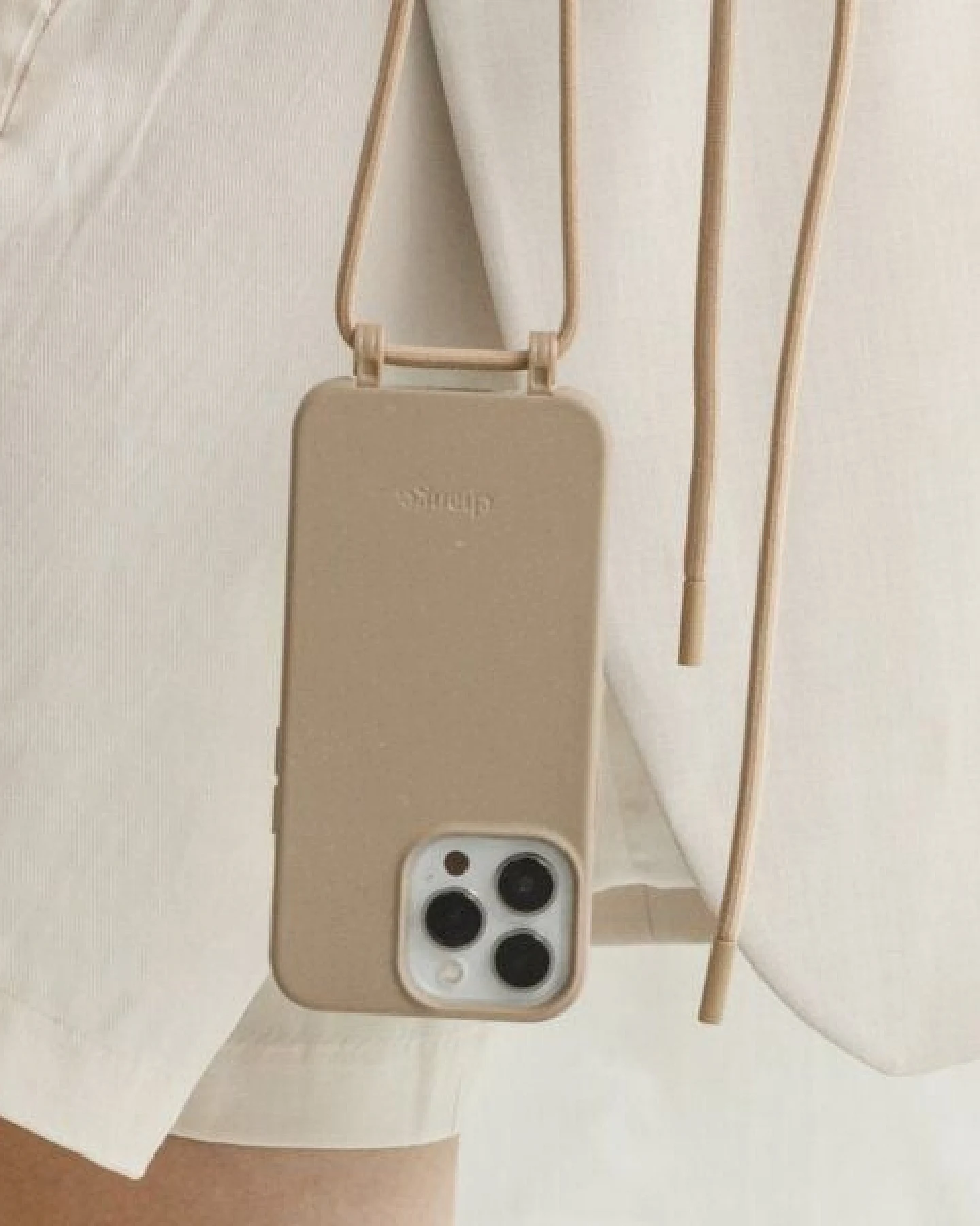 change the label Change Case - 2in1 Nachhaltige Handyhülle, iPhone Hülle mit abnehmbarer Kette – Ansicht 4