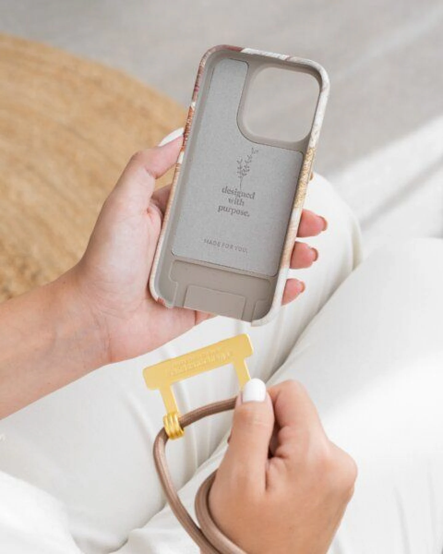 change the label Change Case - 2in1 Nachhaltige Handyhülle, iPhone Hülle mit abnehmbarer Kette – Ansicht 4
