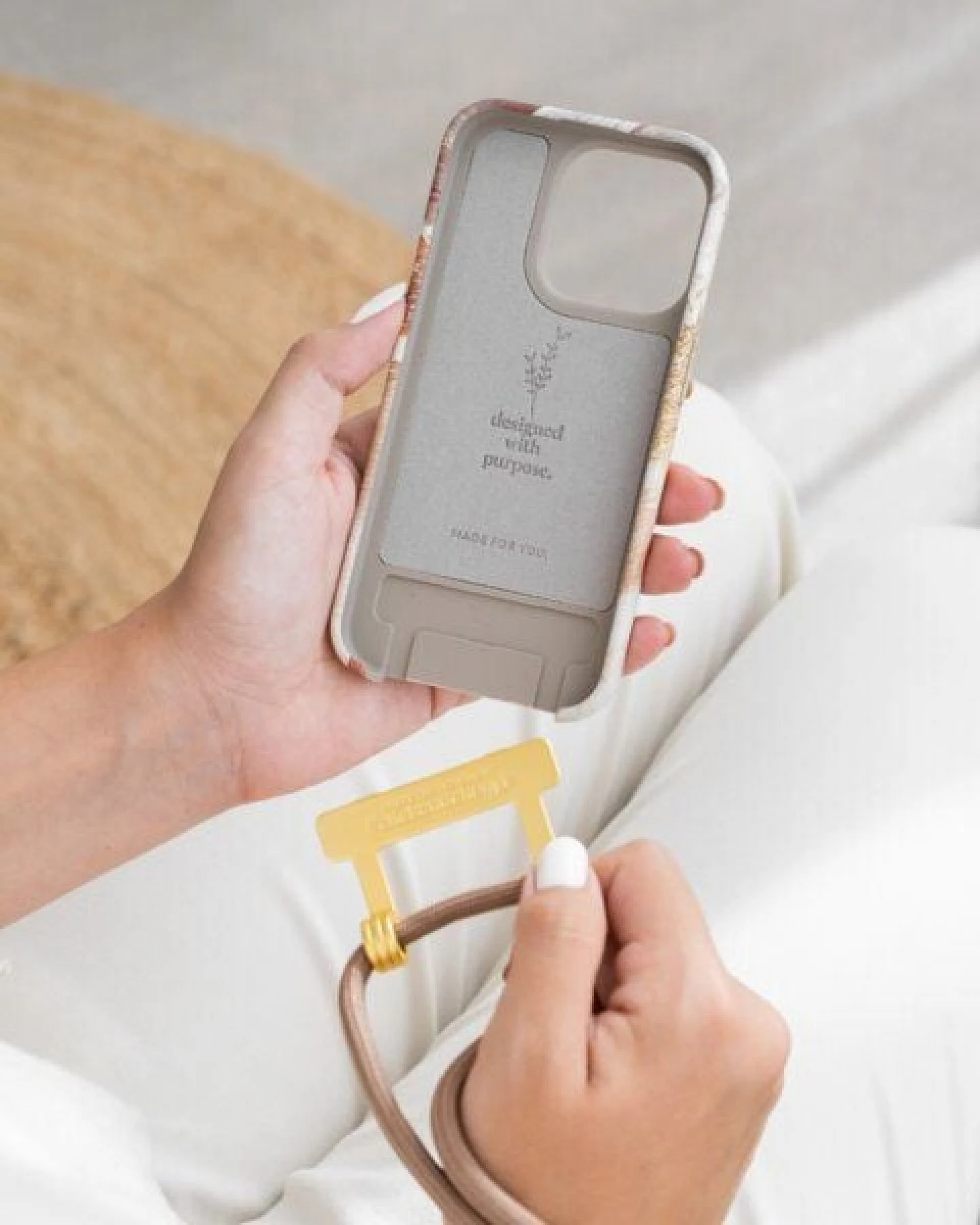 change the label Change Case - 2in1 Nachhaltige Handyhülle, iPhone Hülle mit abnehmbarer Kette – Ansicht 4