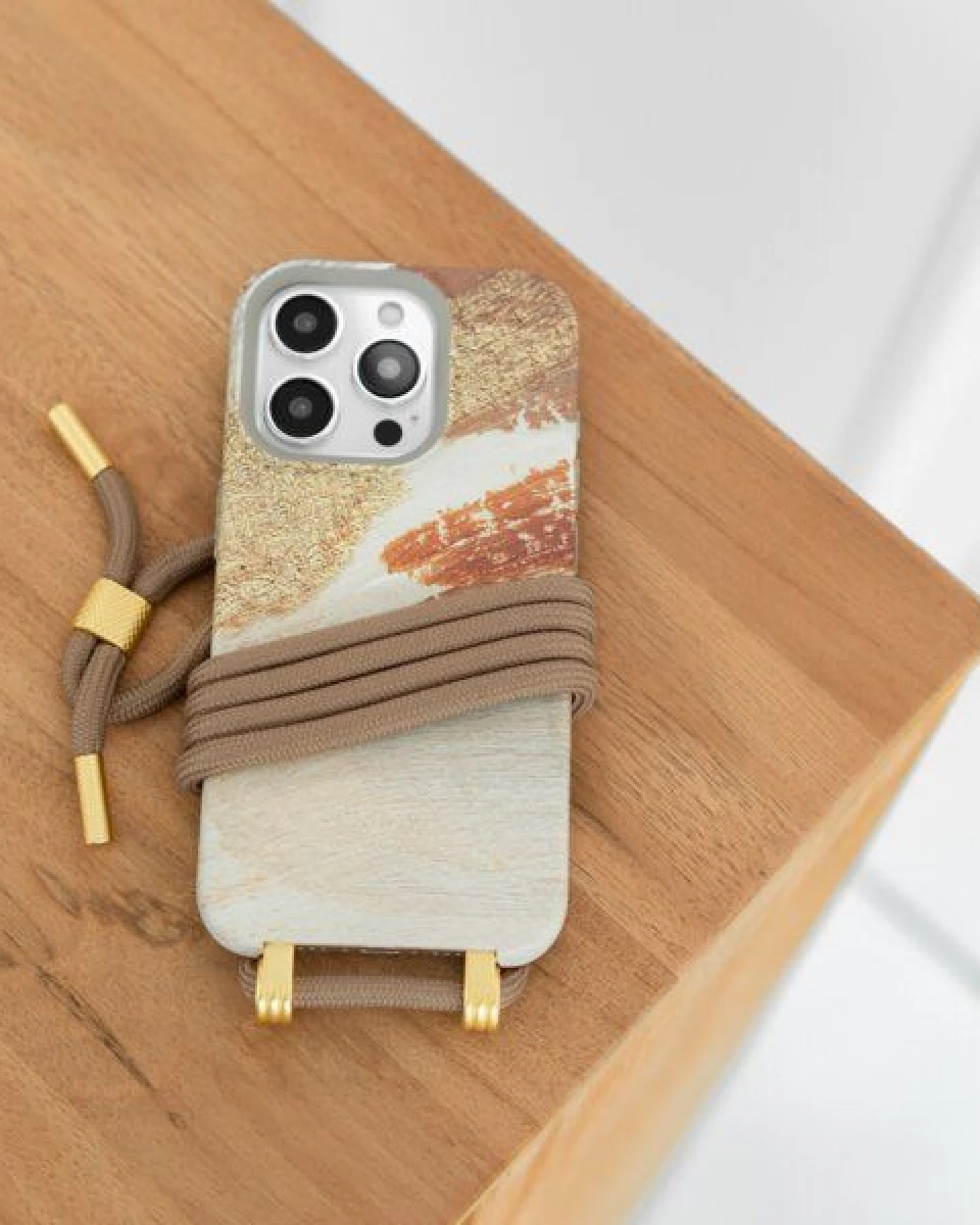 change the label Change Case - 2in1 Nachhaltige Handyhülle, iPhone Hülle mit abnehmbarer Kette – Ansicht 4