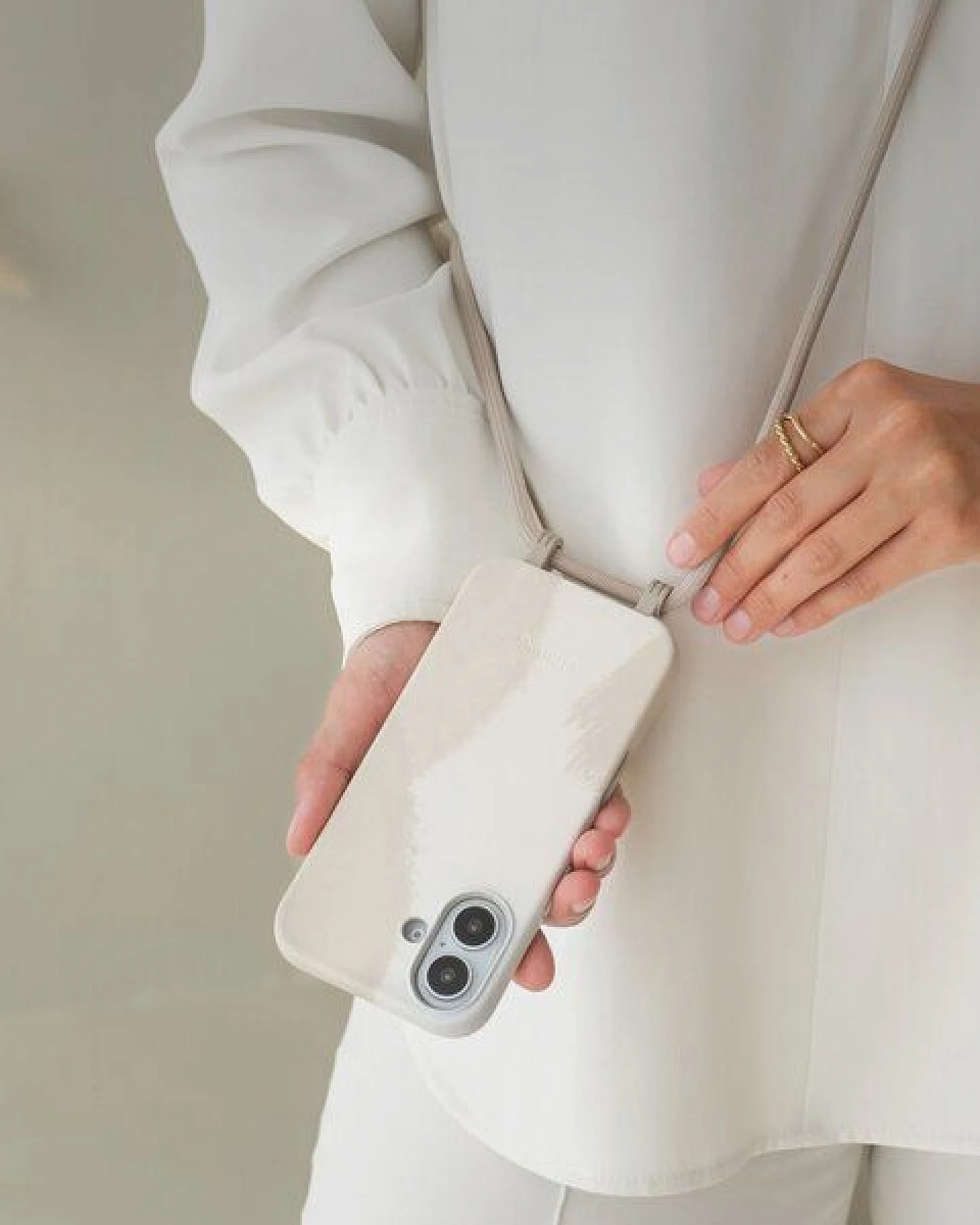 change the label Change Case - 2in1 Nachhaltige Handyhülle, iPhone Hülle mit abnehmbarer Kette – Ansicht 4