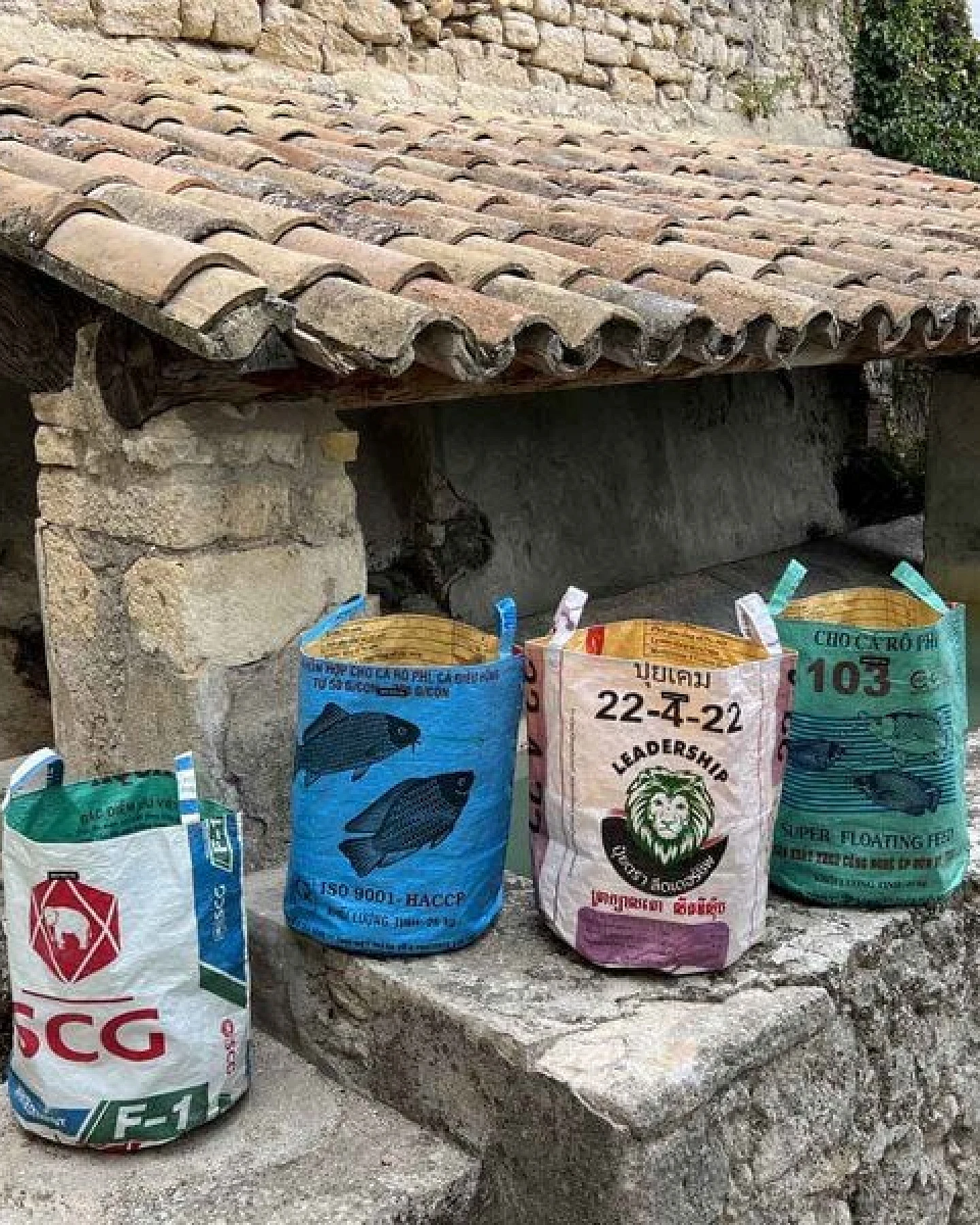 MoreThanHip Wäschesack aus recycelten Zement- oder Tierfüttersäcken - Kamali – Ansicht 2