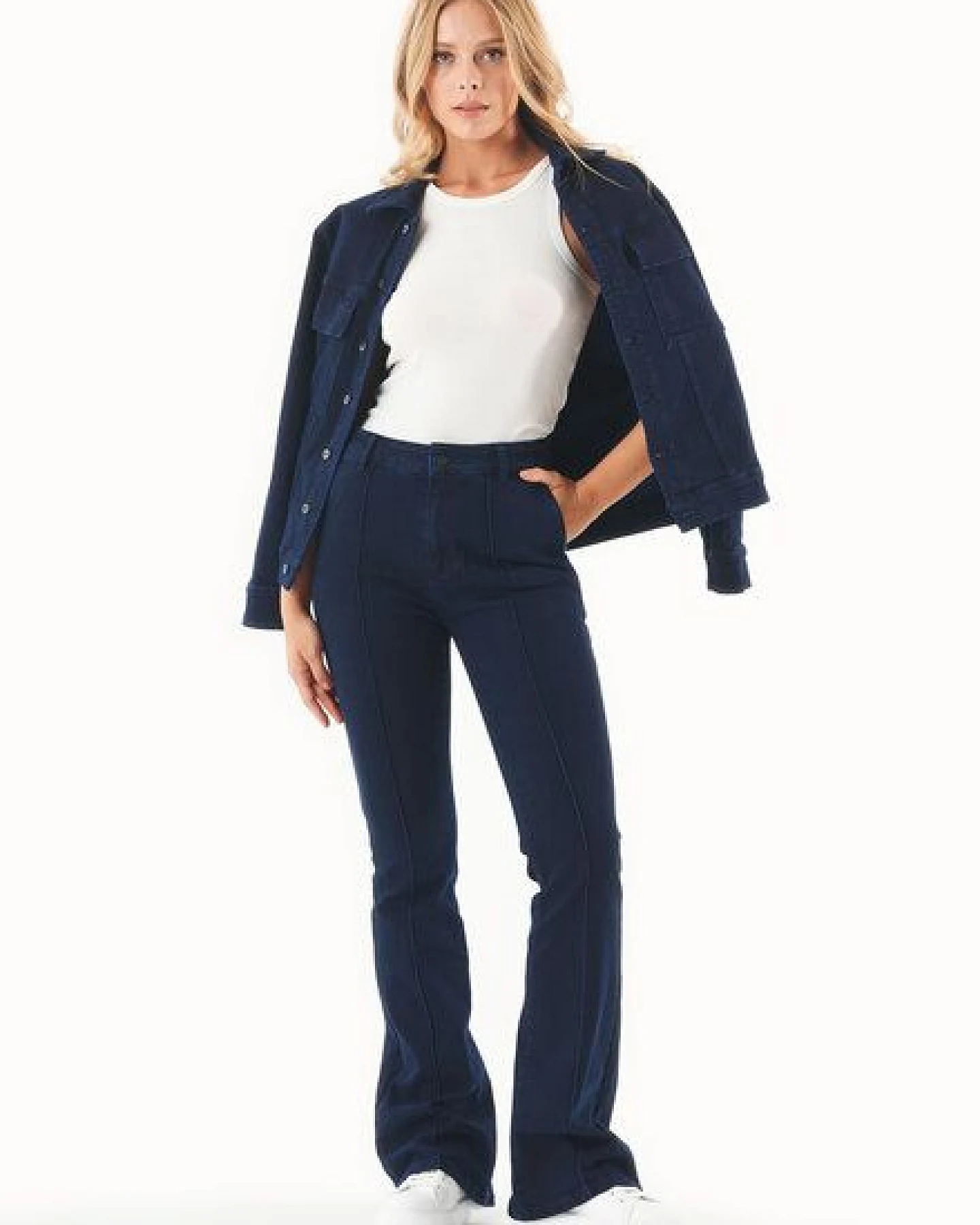 ORGANICATION Flared Jeans aus Bio-Baumwolle – Ansicht 2