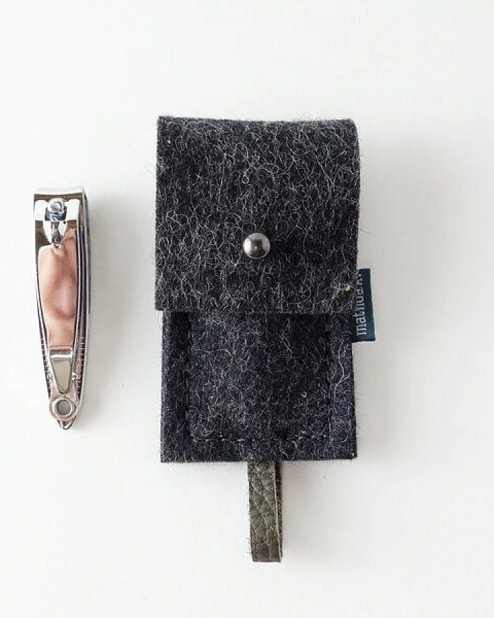 matilda k. manufaktur maniküre-etui minimalistisch aus Filz mit nagelknipser 'franz'