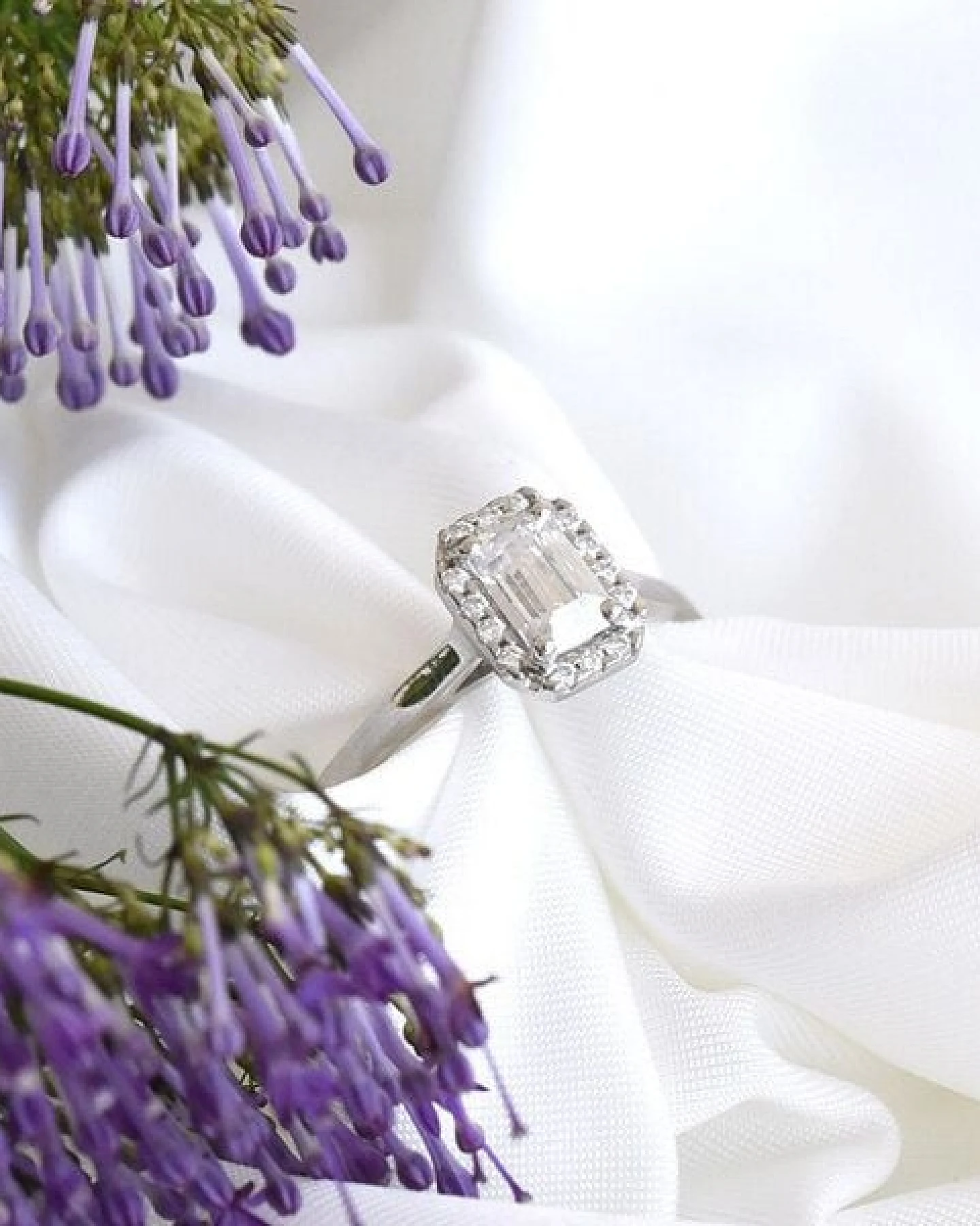 Eppi Verlobungsring aus Platin mit Emerald-Moissanit Valma – Ansicht 3